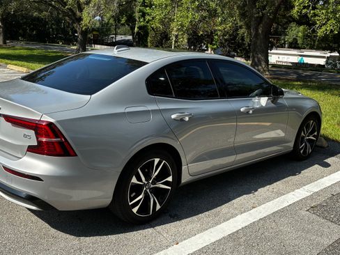 Used 2024 Volvo S60 B5 Core FWD image 5