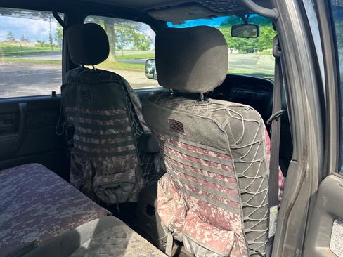 Used 2001 Isuzu Trooper S image 19