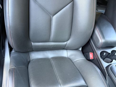 Used 2017 Porsche Macan Turbo AWD/4WD image 14