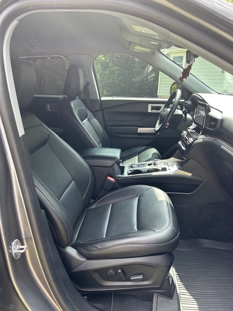 Used 2022 Ford Explorer Limited w/ Hybrid Equipment Group 310A AWD/4WD image 14