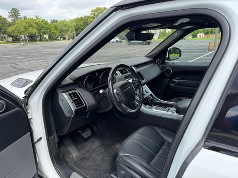 Used 2017 Land Rover Range Rover Sport HSE AWD/4WD image 12