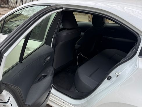 Used 2023 Toyota Corolla LE image 2