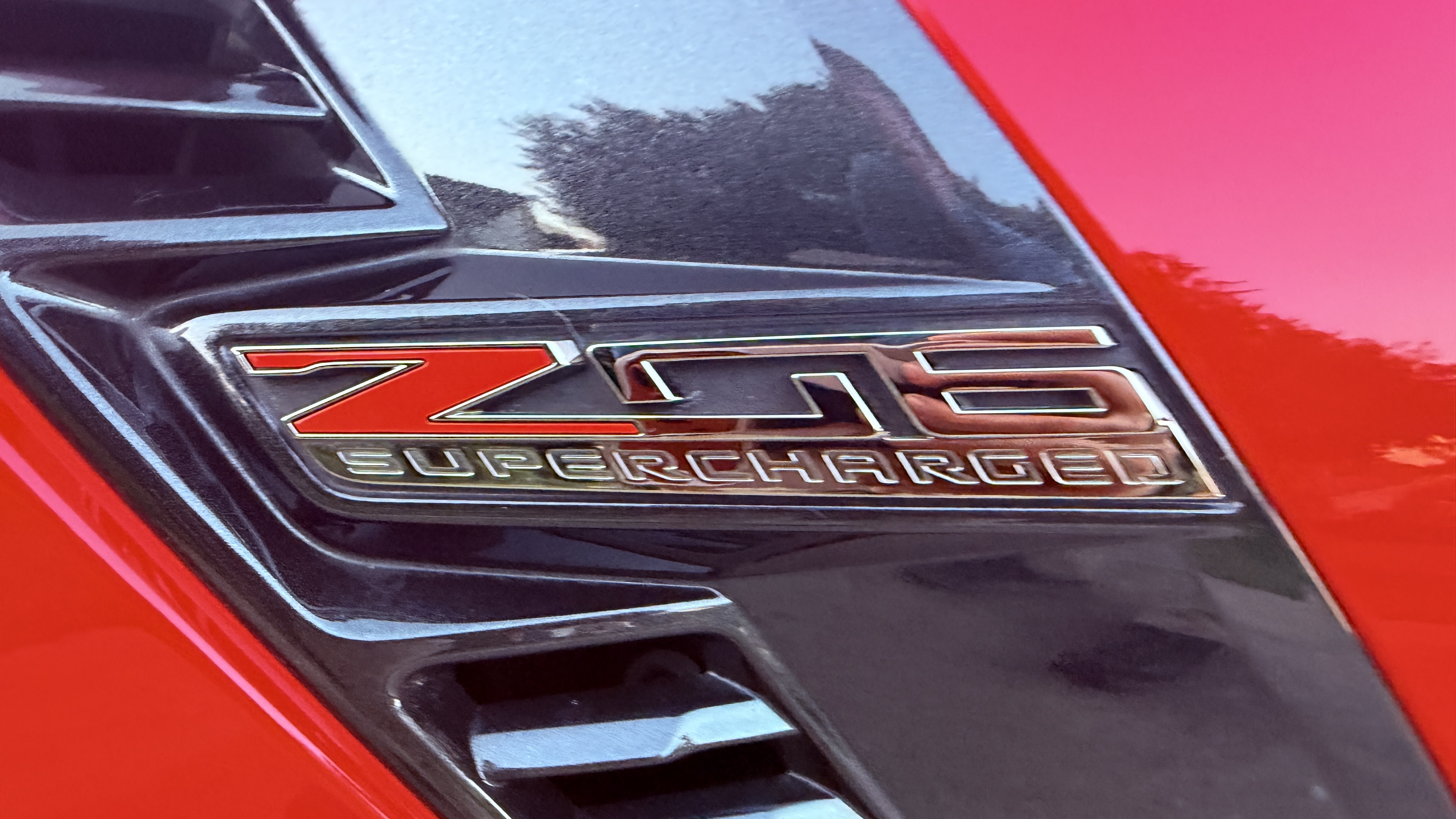 Used 2015 Chevrolet Corvette Z06 w/ 2LZ Preferred Equipment Group RWD image 5
