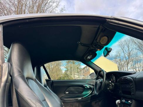 Used 2001 Porsche 911 Cabriolet image 12