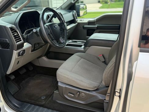 Used 2015 Ford F150 XLT w/ Equipment Group 302A Luxury AWD/4WD image 8