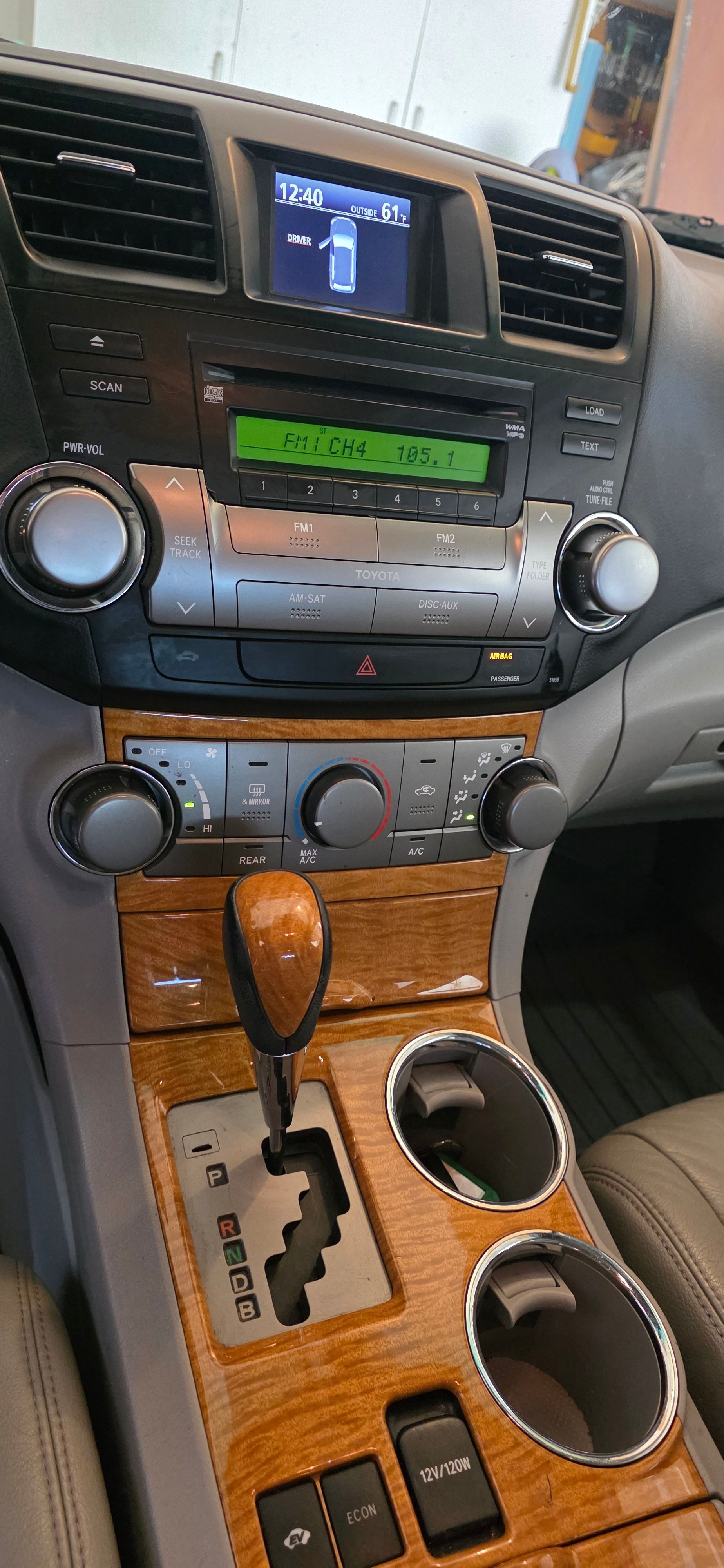 Used 2010 Toyota Highlander 4WD Hybrid w/ Extra Value Pkg 2 image 11