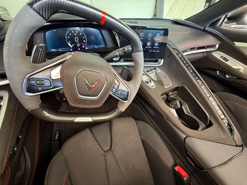 Used 2023 Chevrolet Corvette Z06 w/ Z07 Performance Package RWD image 9