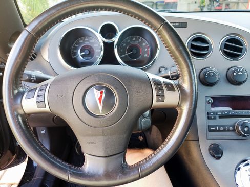 Used 2007 Pontiac Solstice GXP w/ Premium Package image 2