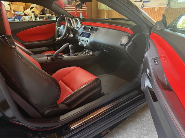 Used 2010 Chevrolet Camaro SS RWD image 6