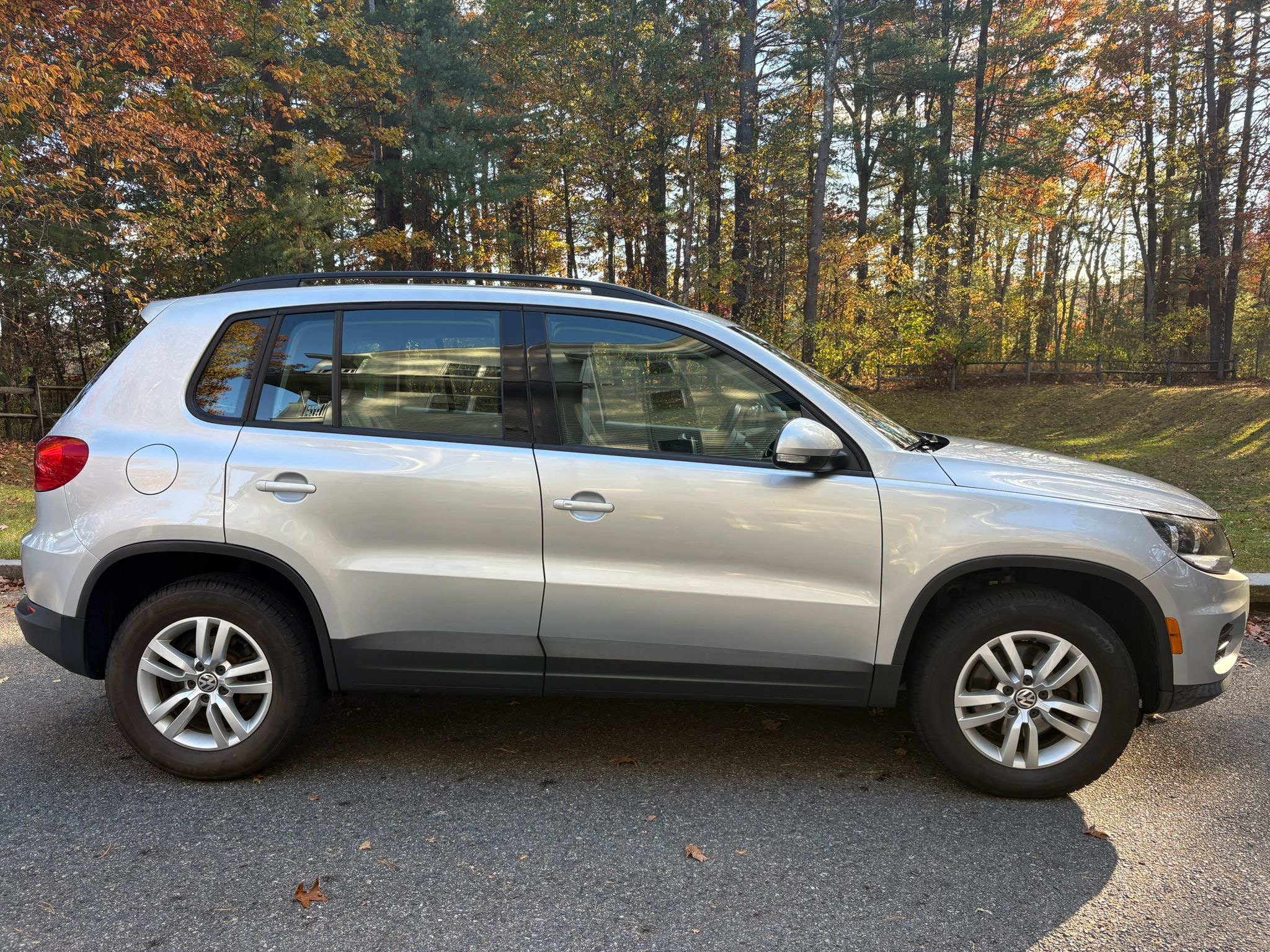 Used 2016 Volkswagen Tiguan S AWD/4WD image 2