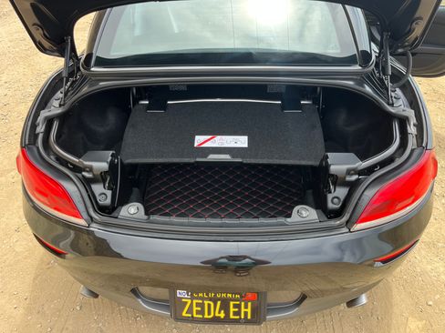 Used 2014 BMW Z4 sDrive35i RWD image 16