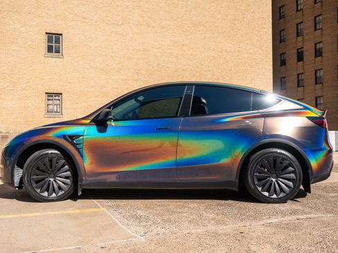 Used 2022 Tesla Model Y Long Range image 12