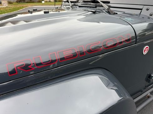 Used 2016 Jeep Wrangler Unlimited Rubicon image 12