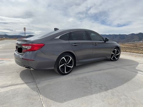 Used 2018 Honda Accord Sport image 10