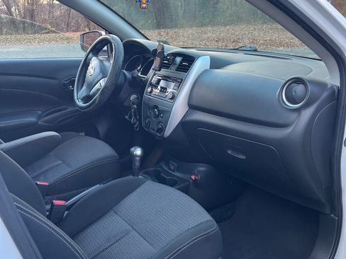 Used 2017 Nissan Versa SV image 11