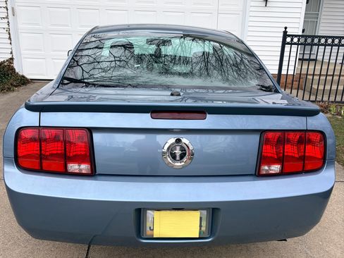 Used 2008 Ford Mustang Premium image 4