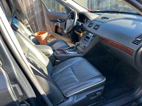 Used 2014 Volvo XC90 3.2 w/ Climate Package image 19