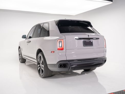 Used 2021 Rolls-Royce Cullinan image 9