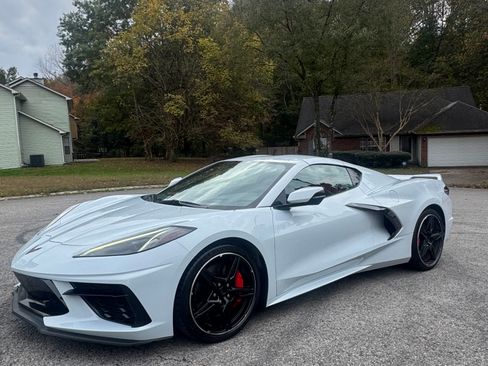 Used 2021 Chevrolet Corvette Stingray Coupe 2D w/ Z51 Performance Package image 1