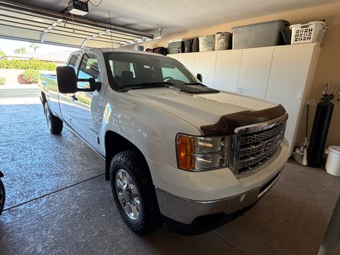 Used 2013 GMC Sierra 2500 SLE w/ Convenience Package image 12