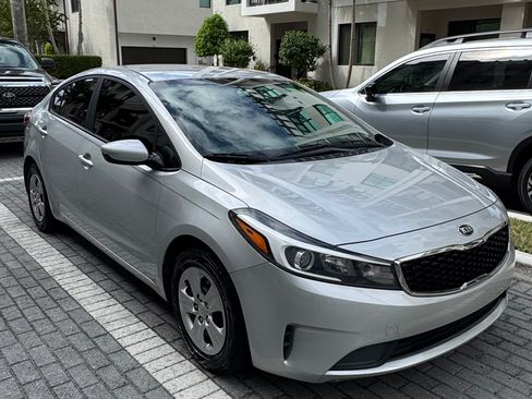 Used 2017 Kia Forte LX w/ LX Popular Package image 2