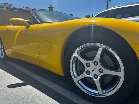 Used 2002 Chevrolet Corvette Convertible w/ Preferred Equipment Group2 image 9