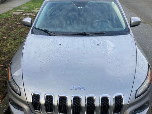 Used 2016 Jeep Cherokee Latitude image 4