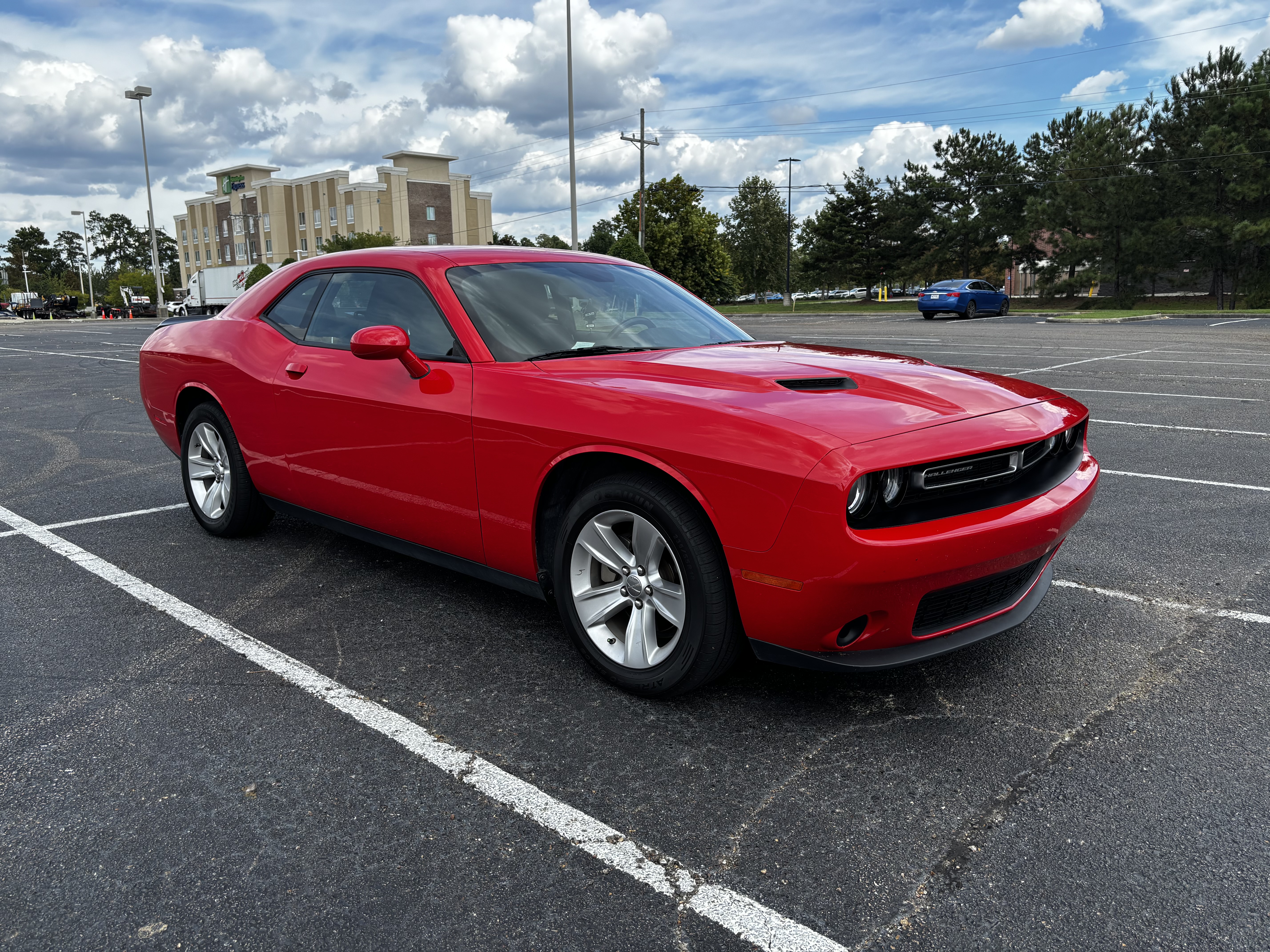 Used 2023 Dodge Challenger SXT RWD image 5