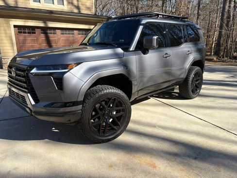 Used 2025 Lexus GX 550 image 12