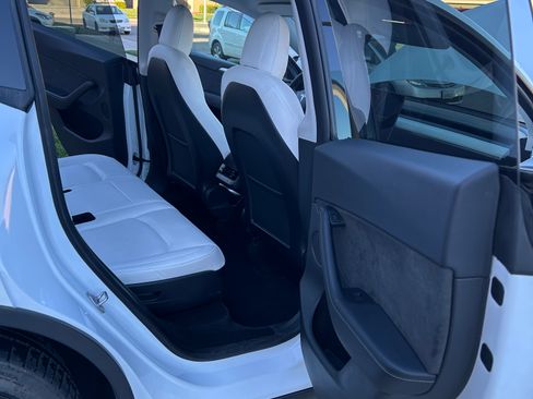 Used 2023 Tesla Model Y Long Range image 10