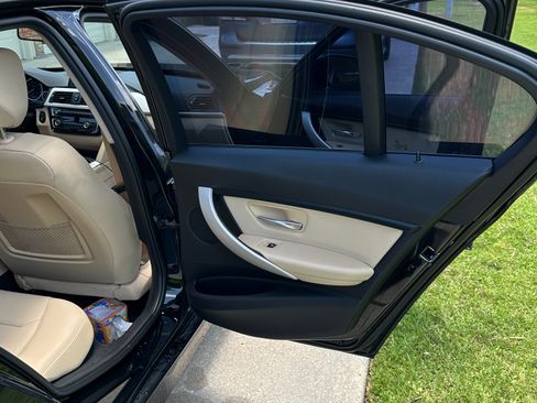 Used 2018 BMW 320i Sedan RWD image 11