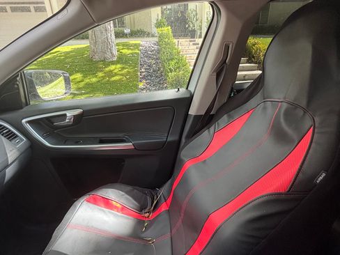 Used 2017 Volvo XC60 T6 Dynamic w/ Protection Package image 6