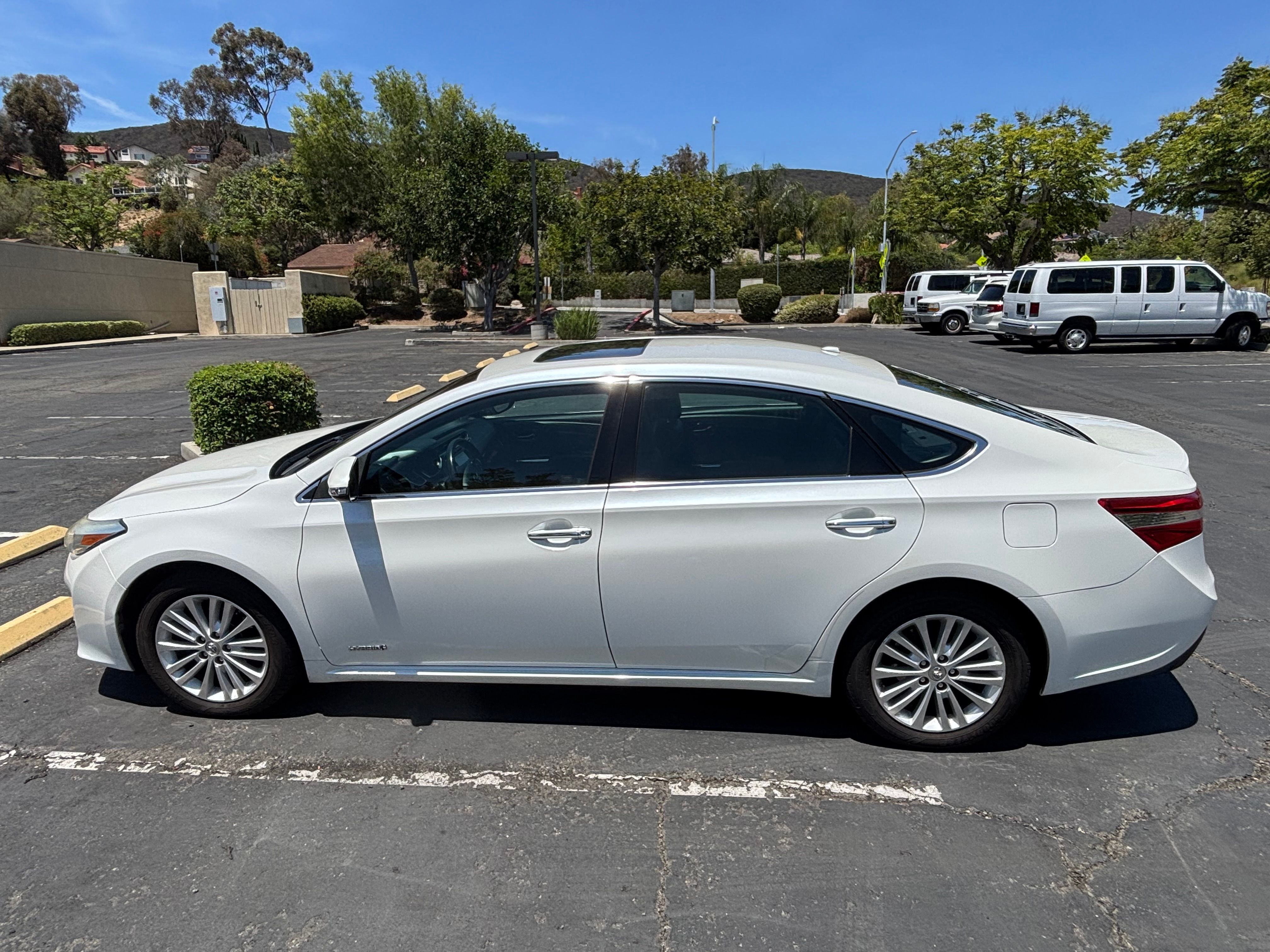 Used 2014 Toyota Avalon XLE Premium FWD image 6