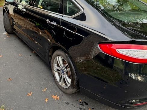 Used 2016 Ford Fusion Energi Titanium image 4