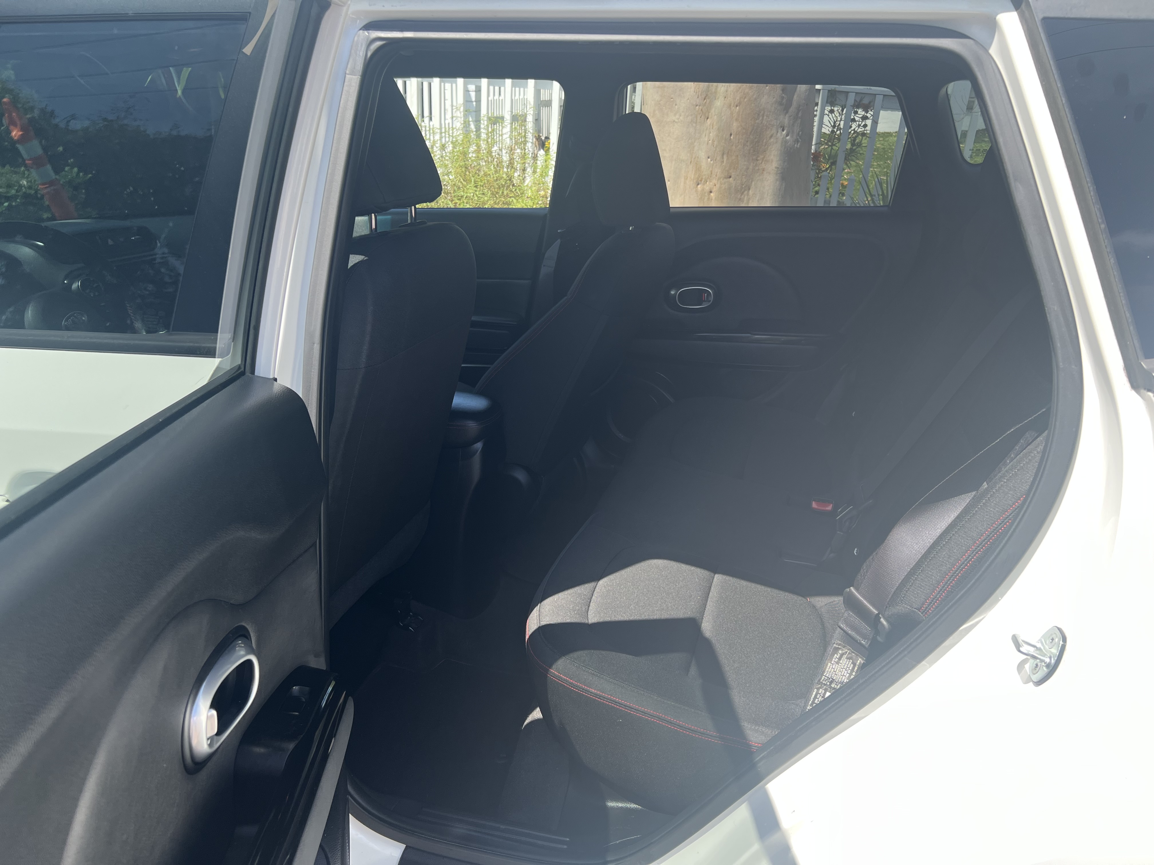 Used 2014 Kia Soul + FWD image 12