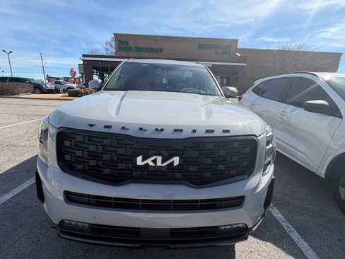 Used 2022 Kia Telluride SX w/ SX Prestige Package image 15