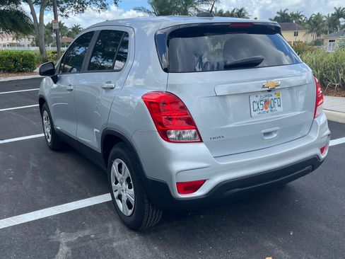 Used 2018 Chevrolet Trax LS w/ Fleet Convenience Package FWD image 6
