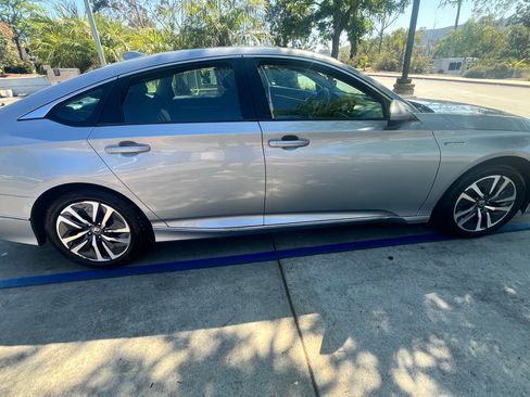 Used 2020 Honda Accord EX image 2