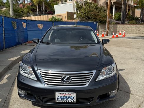 Used 2011 Lexus LS 460 L w/ Luxury Value Edition image 2