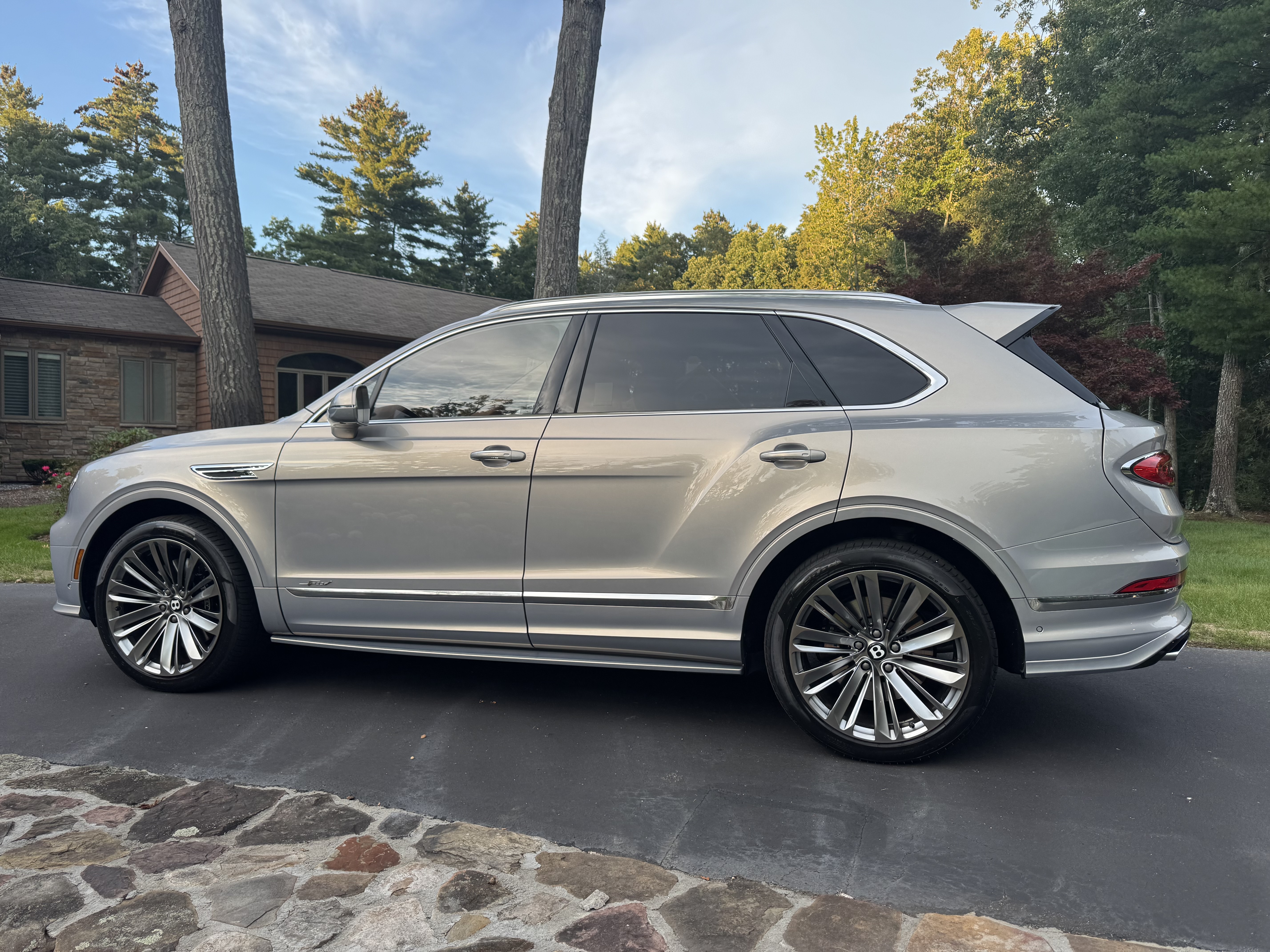 Used 2022 Bentley Bentayga Speed AWD/4WD image 4