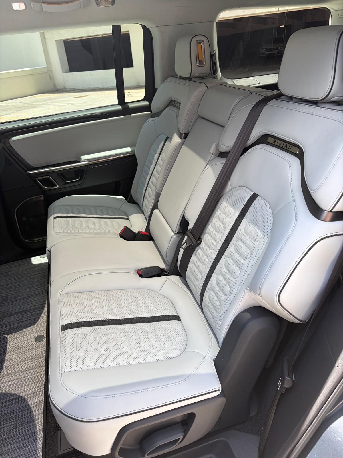 Used 2023 Rivian R1S Launch Edition Quad AWD/4WD image 2