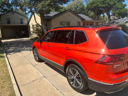 Used 2018 Volkswagen Tiguan SE FWD image 5