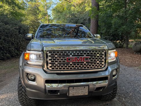 Used 2019 GMC Canyon Denali AWD/4WD image 11