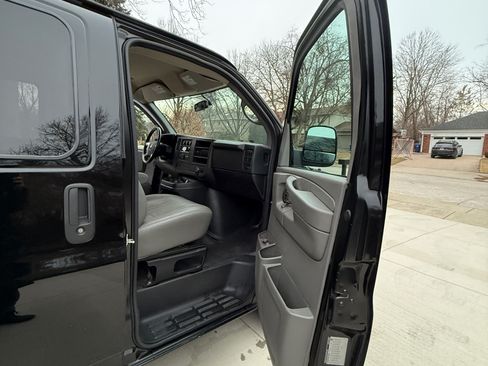 Used 2014 Chevrolet Express 1500 image 11