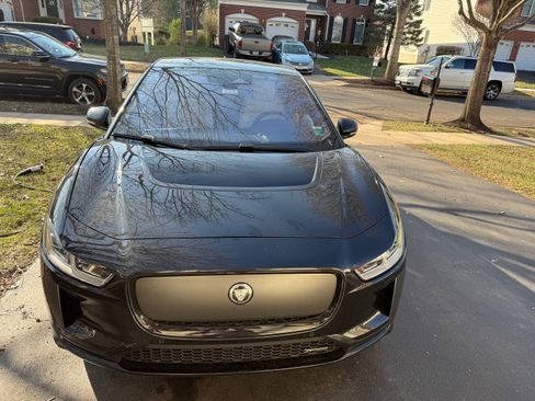 Used 2024 Jaguar I-PACE R-Dynamic HSE image 2