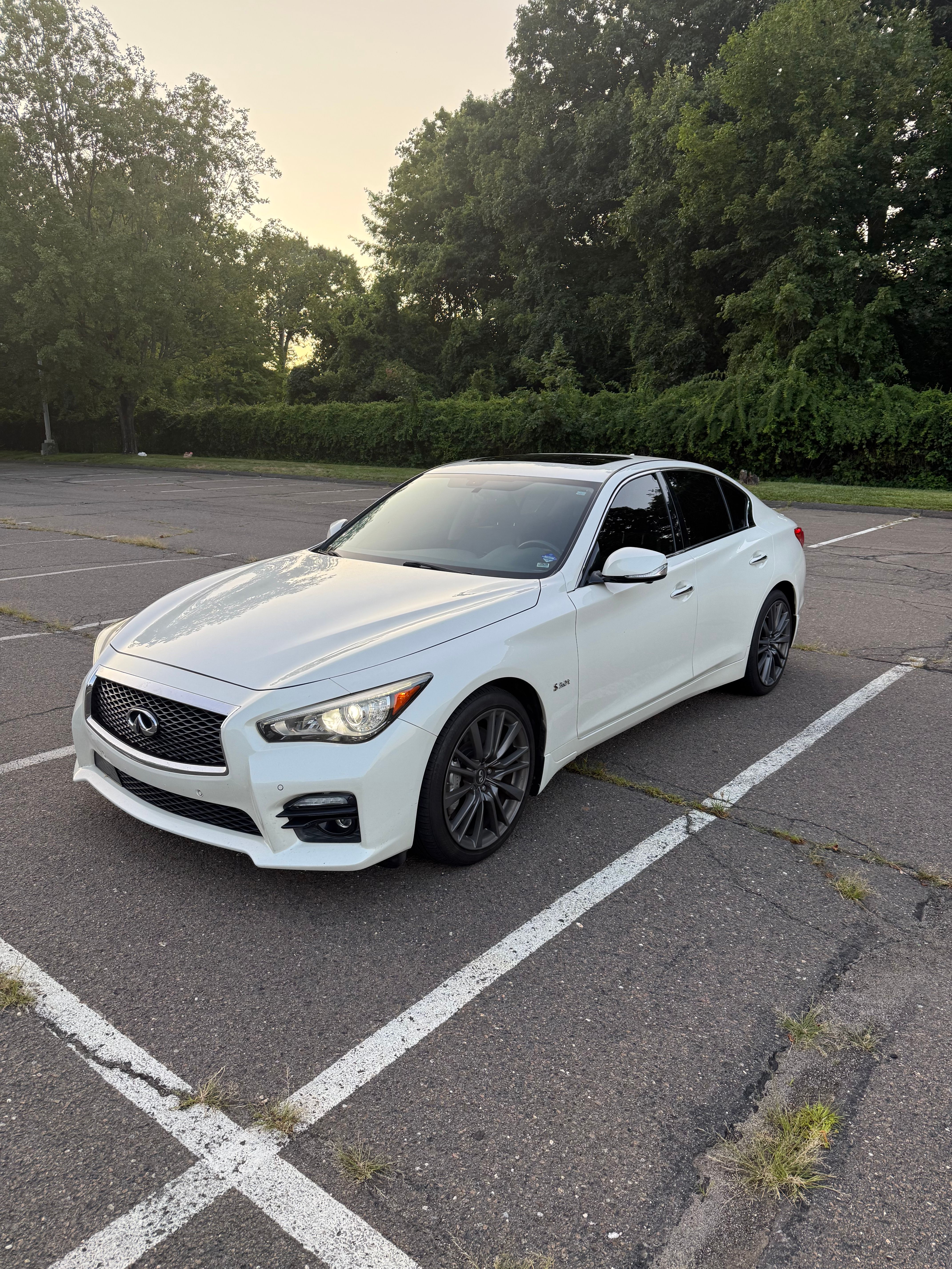 Used 2016 INFINITI Q50 Red Sport 400 AWD/4WD image 2