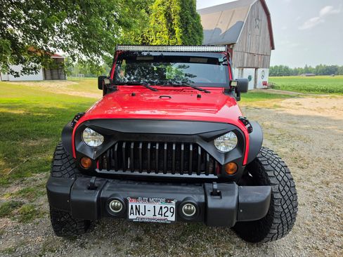 Used 2013 Jeep Wrangler Sport AWD/4WD image 2