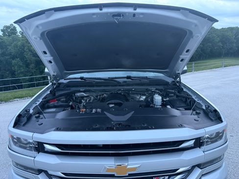 Used 2016 Chevrolet Silverado 1500 LTZ Z71 w/ LTZ Plus Package AWD/4WD image 11