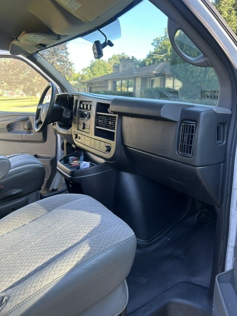 Used 2014 GMC Savana 1500 RWD image 9