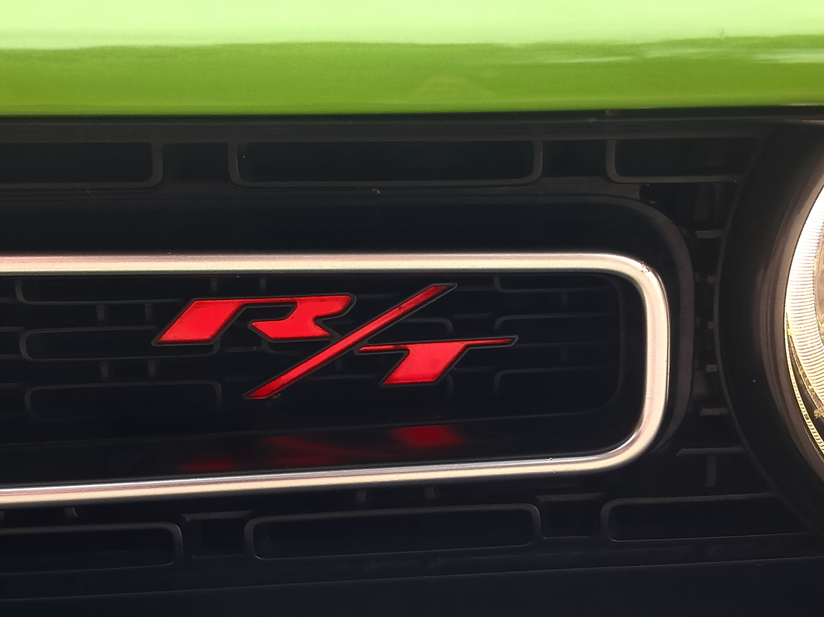 Used 2015 Dodge Challenger R/T Plus RWD image 12